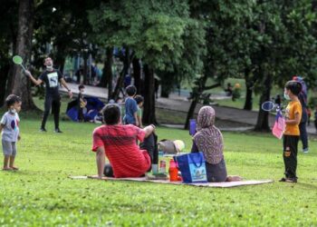 SUAMI yang bertanggungjawab harus menyediakan nafkah dalam kemampuannya manakala isteri perlu terus mempertahankan hak harus diterima dan rasional dalam tuntutan dibuat.