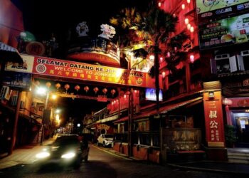 SEBAHAGIAN peniaga Cina yang terjejas berikutan Covid-19 kini  tertanya-tanya sama ada Pakatan Harapan (PH) mampu untuk membantu mereka pada masa kini. – UTUSAN/RASUL AZLI SAMAD