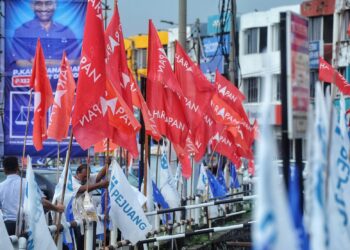 Calon BN kerusi Parlimen Lembah Pantai dan calon BN Marang cuba merampas semula kedua-dua kerusi tersebut pada PRU15.