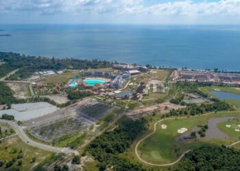 PEMANDANGAN dari udara Desaru Coast yang menjadi antara lokasi tumpuan pelancong yang berkunjung ke negeri ini yang terletak di Kota Tinggi, Johor. -UTUSAN/DESARU COAST