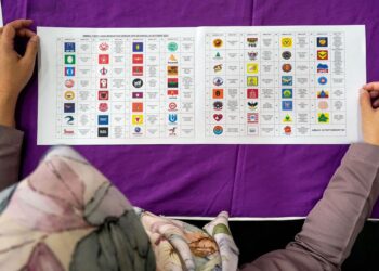 HANYA Barisan Nasional (BN) mengekalkan penggunaan lambang dacing sepenuhnya manakala gabungan lain menggunakan logo baharu termasuk Perikatan Nasional (PN) dan Parti Pejuang Tanah Air (Pejuang). 
– UTUSAN/AMIR KHALID