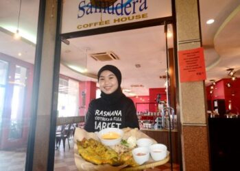 SET ikan siakap bakar yang ditawarkan pada harga serendah RM29.90 di Hotel Putra Brasmana, Kuala Perlis.- UTUSAN
