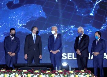 ISMAIL Sabri Yaakob (tengah) ketika melancarkan Persidangan Keselamatan Negara 2022 (PKN'22) di Putrajaya. - UTUSAN/FAISOL MUSTAFA