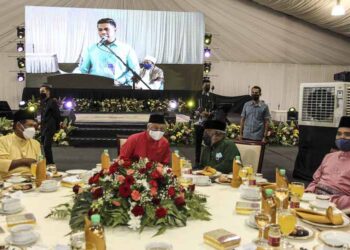 ISMAIL Sabri Yaakob ketika hadir pada Majlis Berbuka Puasa Perdana Menteri bersama petani, nelayan dan penternak di Kompleks Seri Perdana Putrajaya. -UTUSAN/FAISOL MUSTAFA