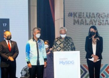 ISMAIL Sabri Yaakob merasmikan
Yayasan MySDG dan Dana Amanah MySDG di kementerian Kewangan, Putrajaya. -UTUSAN/FAISOL MUSTAFA