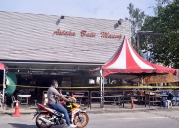 Kawasan sekitar Astaka Batu Maung, Pulau Pinang yang ditutup selama dua minggu oleh Kementerian Kesihatan bermula Khamis lalu menimbulkan keresahan dalam kalangan penduduk sekitar.  -FOTO/AMIR IRSYAD OMAR