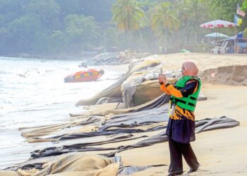Hakisan pesisir pantai Batu Ferringhi, Pulau Pinang semakin serius dan perlu diambil tindakan segera.