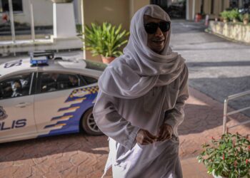 RADHI OAG hadir di Mahkamah Majistret Petaling Jaya bagi perbicaraan mendatangkan kecederaan pada bekas isteri. - UTUSAN/FAIZ ALIF AHMAD ZUBIR