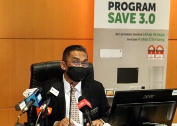TAKIYUDDIN Hassan bercakap pada sidang akhbar program SAVE 3.0 di Wisma Sumber Asli, Putrajaya. - UTUSAN/FAISOL MUSTAFA