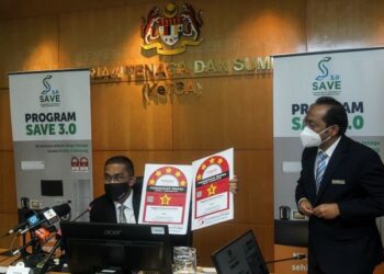 TAKIYUDDIN Hassan mengumumkan Bantuan Pembelian Peralatan Elektrik Domestik untuk Bantuan Banjir Keluarga Malaysia di Wisma Sumber Asli, Putrajaya. - UTUSAN/FAISOL MUSTAFA