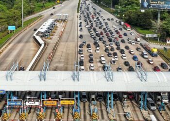 Plaza Tol Gombak menuju ke Pantai Timur dijangka akan sesak mulai Jumaat ini sempena cuti Tahun Baharu Cina.