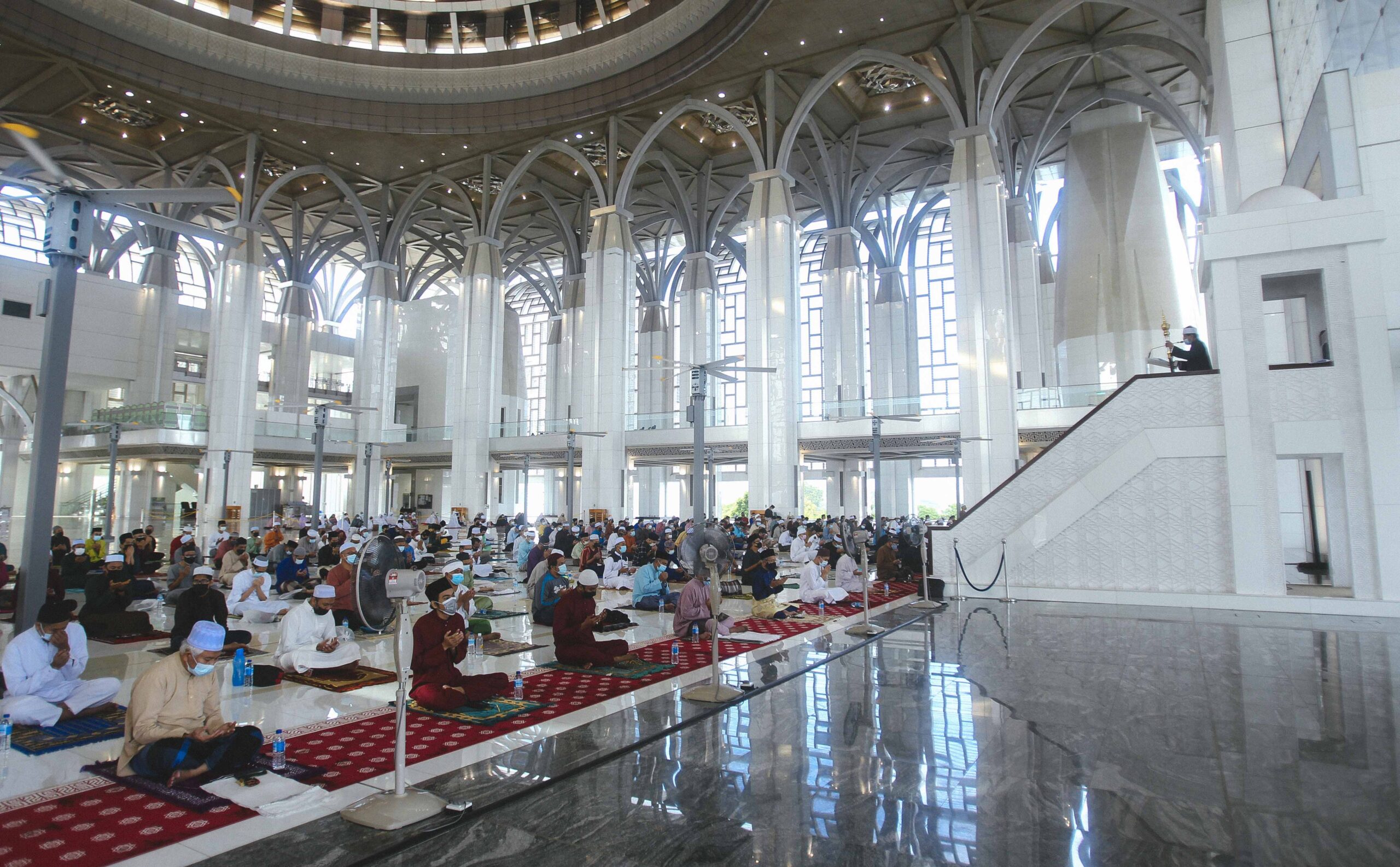 JAWI benarkan 500 jemaah solat Jumaat di Masjid Wilayah Persekutuan