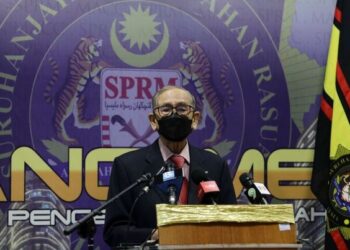 ABU Zahar Ujang ketika dalam sidang akhbar di SPRM, Putrajaya. - UTUSAN/ FAISOL MUSTAFA