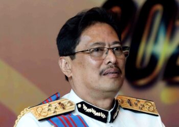 AZAM Baki dalam sidang akhbar selepas Majlis 1st MACC Law Enforcement Accredited Programme Convocation 2022 di Putrajaya. - UTUSAN/FAISOL MUSTAFA