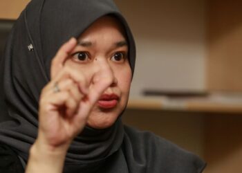 FADHLINA SIDEK