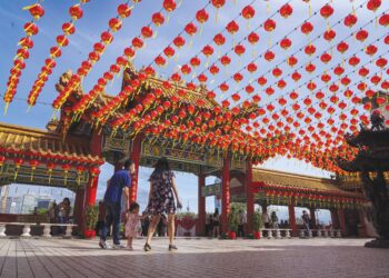 AJARAN konfusianisme tidak disebar secara formal melalui sistem pendidikan, namun menerusi kehidupan bermasyarakat. – UTUSAN/MOHD. FARIZWAN HASBULLAH