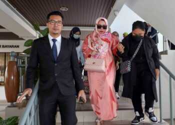 VIDA tiba di Kompleks Mahkamah Sepang bagi berdepan dengan dakwaan memuat naik komunikasi bersifat sumbang di Mahkamah Sesyen Sepang, Selangor. -UTUSAN/FAISOL MUSTAFA