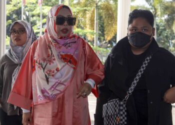 VIDA tiba di Kompleks Mahkamah Sepang di Mahkamah Sesyen Sepang, Selangor. - UTUSAN/FAISOL MUSTAFA

GAMBAR : FAISOL MUSTAFA