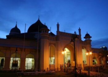 Masjid Kapitan Keling yang menjadi paksi perkembangan syiar Islam di Pulau Pinang.