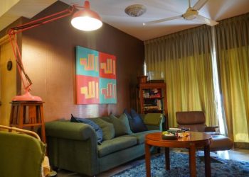 Konsep eklektik membolehkan pemilik rumah bermain dengan gaya moden dan lama dalam satu suasana yang menambah seri ruang tamu.
