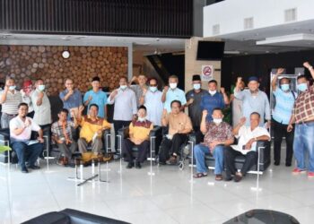 Pertubuhan Warisan Melayu Negeri Johor meminta ahli politik supaya tidak bertelagah sesama sendiri untuk merebut kuasa dan mementingkan nasib rakyat yang kini susah kerana Covid-19. -UTUSAN MOHAMAD FAHD RAHMAT