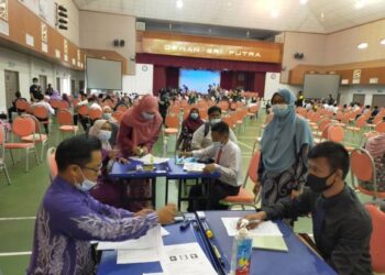 SESI Pendaftaran Pelajar Baharu Kemasukan Sesi Jun 2020 
di Dewan Seri Putra, PNS, berjalan lancar.