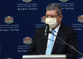 SAIFUDDIN Abdullah ketika berucap dalam sidang akhbar bersama dengan Antony Blinken di Putrajaya hari ini. - IHSAN WISMA PUTRA