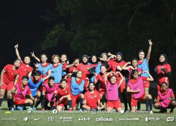 PEMAIN bola sepak wanita negara melakukan persiapan menjelang Sukan SEA 2023 di Phnom Penh, Kemboja bulan depan. – IHSAN FAM
