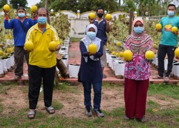 ANTARA 25 ahli Persatuan Orang Pekak Terengganu (POPT) yang terpilih menyertai program pemindahan ilmu bersama penyelidik Universiti Malaysia Terengganu.