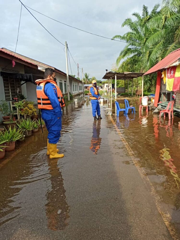Mangsa banjir di Kuala Selangor kekal 96 orang  Utusan Malaysia