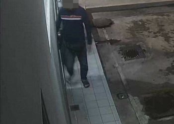 TANGKAP layar menunjukkan seorang lelaki memasuki tandas wanita di sebuah stesen minyak di Jalan Cinta Sayang, Sungai Petani kelmarin.
