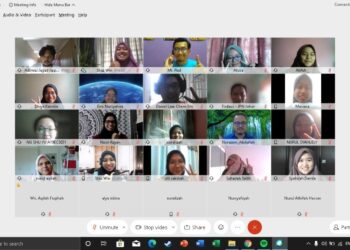 ANTARA peserta yang terdiri daripada guru-guru dan ibu bapa yang menyertai program Bicara Guru anjuran UTM secara maya bagi membantu pelaksanaan PdPR di Johor Bahru, Johor.