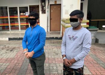 LELAKI warga asing yang memakai gelang putih HSO ditahan selepas gagal mematuhi SOP ditetapkan untuk mencegah penularan pandemik Covid-19 di Kota Tinggi, Johor.
