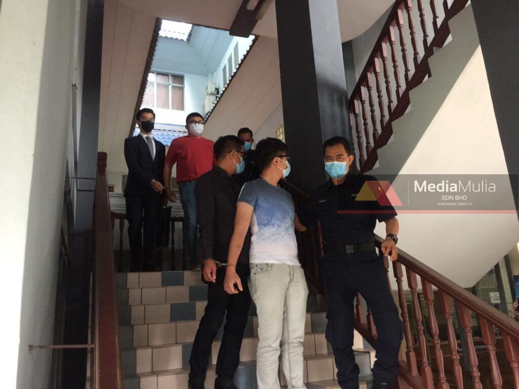 Anak Senator didakwa terima deposit pelaburan Anak Senator didakwa terima deposit pelaburan