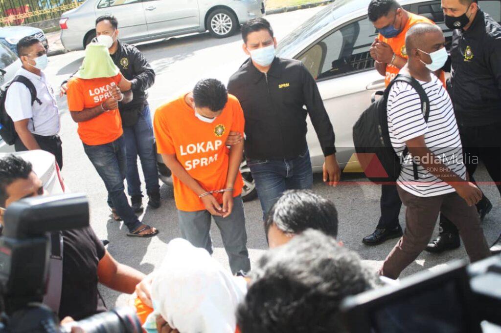 Rasuah bulanan bocor maklumat sindiket dadah, 2 polis antara 4 direman Rasuah bulanan bocor maklumat sindiket dadah, 2 polis antara 4 direman