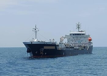 KAPAL tangki antara yang pernah ditahan Maritim Malaysia kerana dipercayai  
bersauh tanpa kebenaran dan pemindahan minyak secara tidak sah.