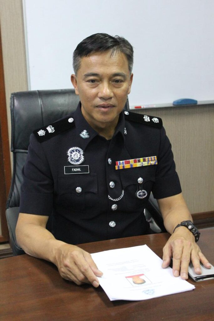 Wanita Vietnam rasuah polis untuk bebaskan rakan Wanita Vietnam rasuah polis untuk bebaskan rakan