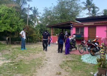 RUMAH mangsa yang maut ditikam bekas adik ipar di Jalan Berangan Enam, Umbai, Melaka. - UTUSAN/DIYANATUL ATIQAH ZAKARY