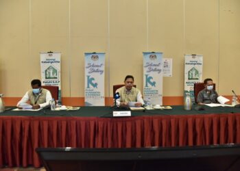 MEOR Ismail (tengah) bercakap dalam sidang akhbar secara dalam talian mengenai pengaktifan laman web PKRC MAEPS 2.0, hari ini.