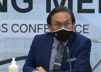 HISHAMSHAH Mohd. Ibrahim ketika sidang akhbar khas Kementerian Kesihatan di Putrajaya hari ini.