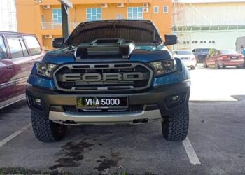 TULAR gambar sebuah kenderaan pacuan empat roda jenis Ford Ranger Raptor yang didakwa miliknya tular beberapa hari lalu. - MEDIA SOSIAL