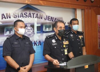 ABDUL MAJID Mohd. Ali dalam sidang akbar di Ibu Pejabat Polis Kontinjen (IPK) Melaka, Ayer Keroh, Melaka. - UTUSAN/DIYANATUL ATIQAH ZAKARYA