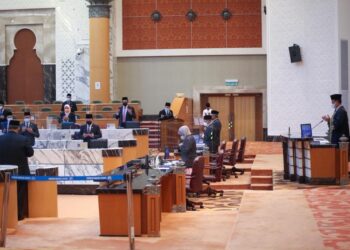 SIDANG DUN Johor ditangguh sekali lagi berikutan terdapat kes Covid-19 semasa sesi persidangan berlangsung di Kota Iskandar, Johor.