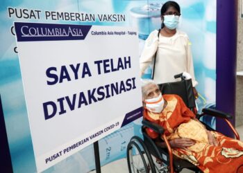Sumbangan vaksin dari pelbagai negara membolehkan lebih ramai rakyat divaksin. - GAMBAR HIASAN/UTUSAN