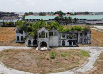 ISTANA lama Raja Muda di Jalan Syed Abu Bakar, Teluk Intan,  Perak.