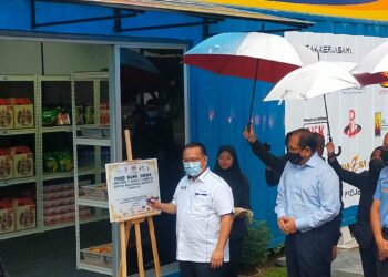 ALEXANDER Nanta Linggi merasmikan Program Food Siswa di Universiti Kuala Lumpur British Malaysian Institute (UniKL BMI). - FOTO KPDNHEP