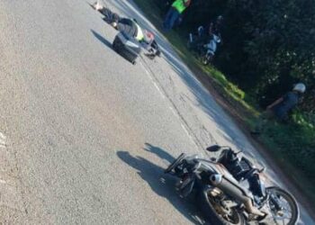 KEADAAN mayat mangsa selepas terlibat dalam kemalangan dengan sebuah kereta di 
di Jalan Bukit Karangan, Kulim hari ini.