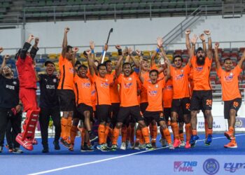 PEMINAT hoki tanah air kini boleh bersorak gembira apabila dibenarkan masuk menonton pasukan kesayangan mereka yang akan bertanding dalam kejohanan Liga Remaja Malaysia 2021 bermula 26 November depan.- IHSAN MHC