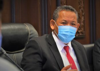 AMINUDDIN Harun dalam sidang akhbar selepas mempengerusikan Mesyuarat Mingguan Exco di Wisma Negeri, Seremban hari ini.