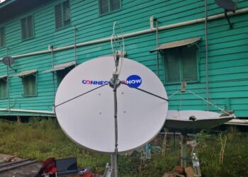 PERKHIDMATAN ConnectMeNow amat popular di kawasan pedalaman Sabah dan Sarawak yang jauh dari menara pemancar telekomunikasi.